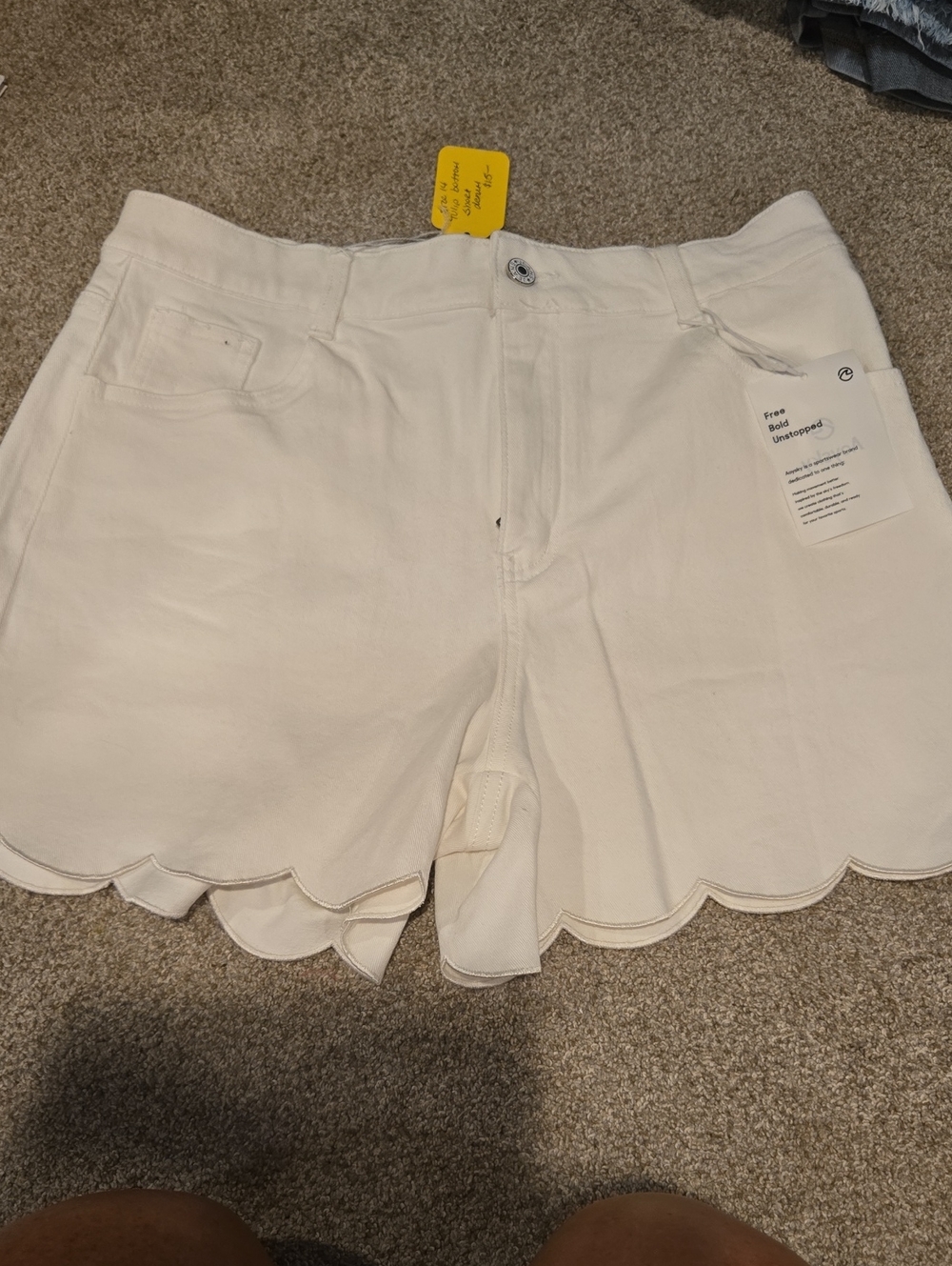 Botique Style Women’s Cream Scalloped Hem Shorts